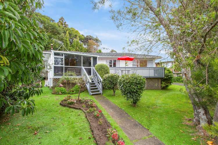 8 Staincross Street Green Bay_0