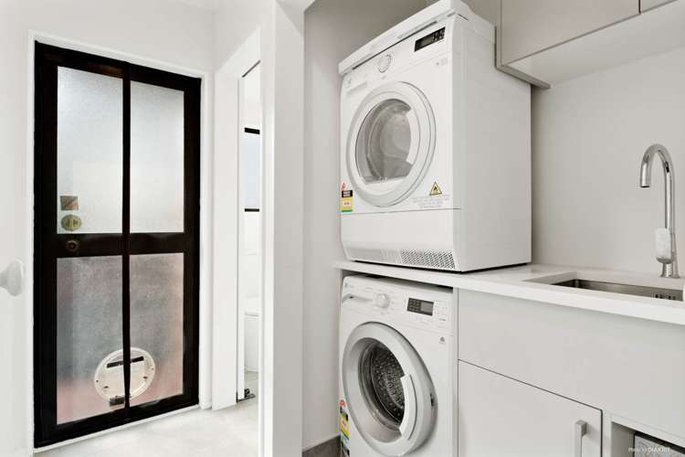 2/16 Cassandra Grove Totara Vale_11