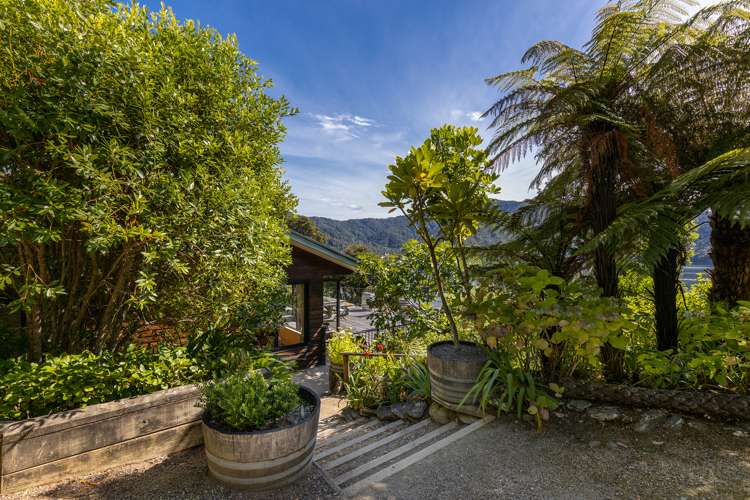 2047 Queen Charlotte Drive Anakiwa and Surrounds_15