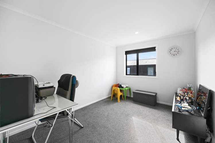 2/63 Cabourne Drive Glenview_10