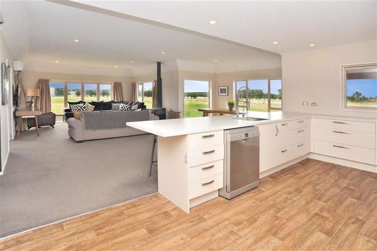 2195 South Eyre Road West Eyreton_7