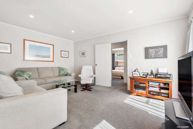 21 Allington Road Massey_12