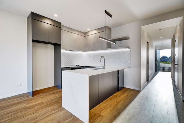 17 Sails Road_2