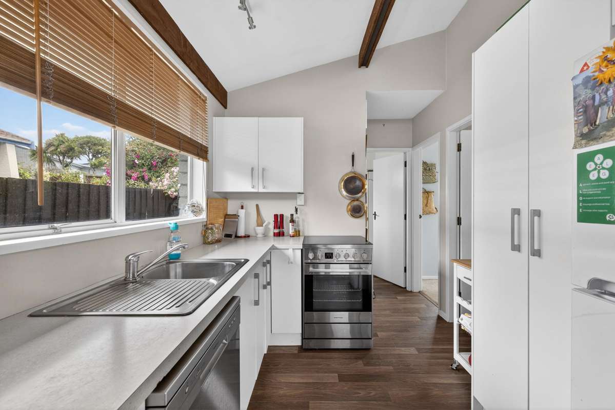 2/15 Sandra Street_3