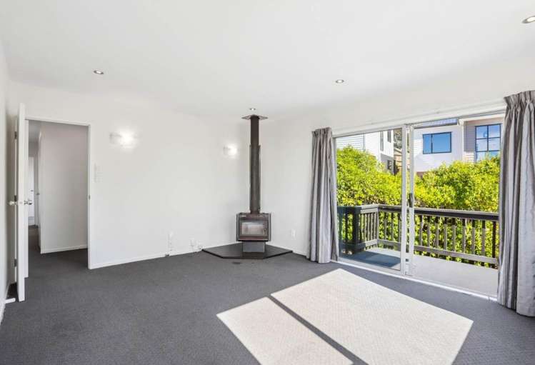 20 Zingaro Place Massey_4