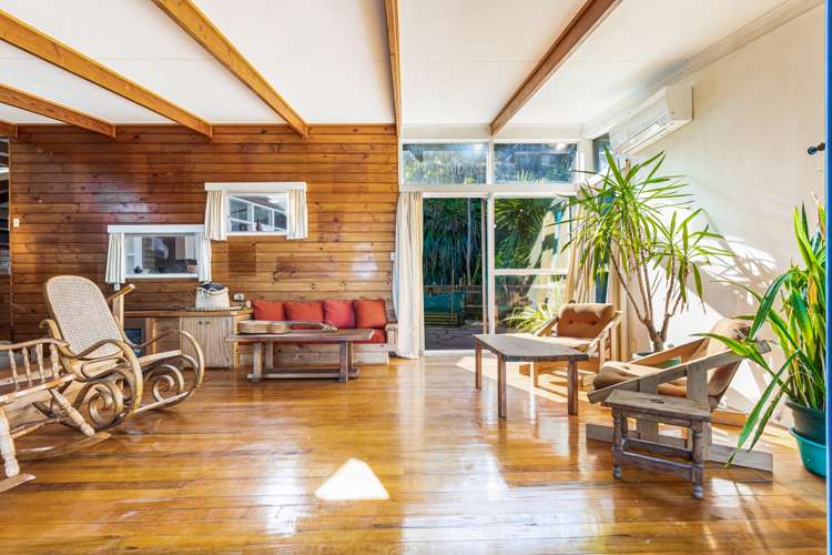 216 Scenic Drive Titirangi_6