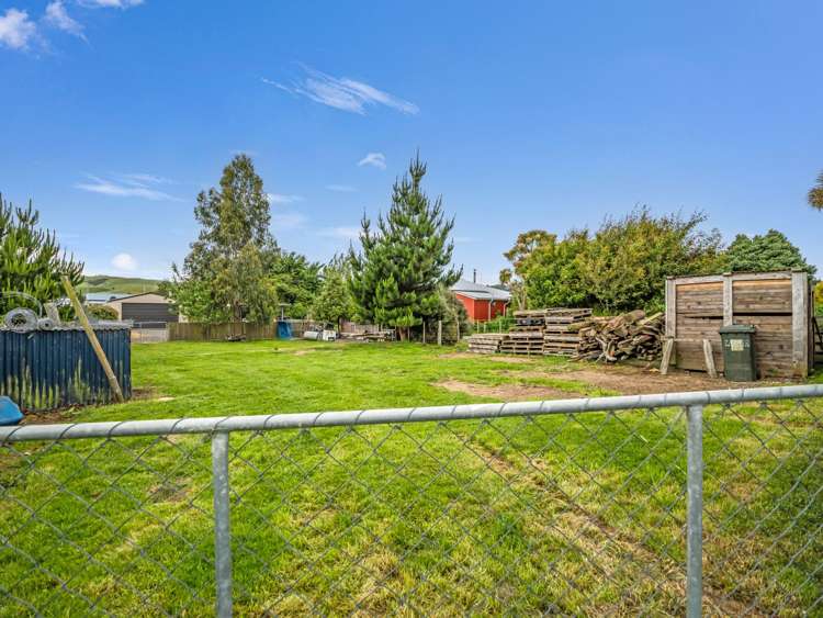 20 and 16 Main Road Owaka_18