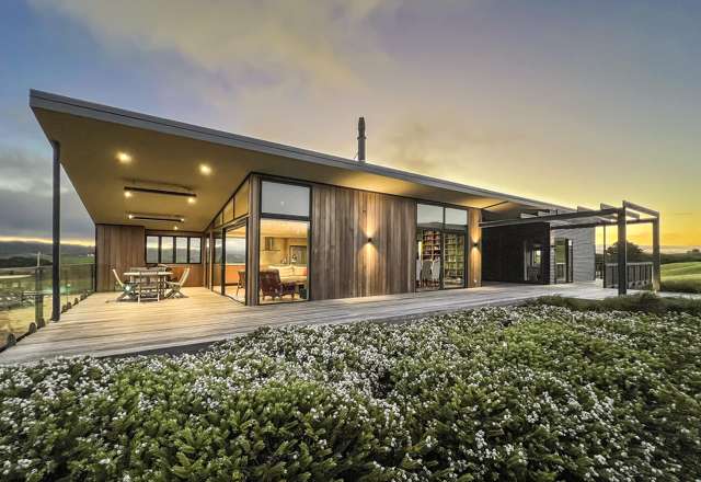 Architectural Coastal Living & Interior Flair