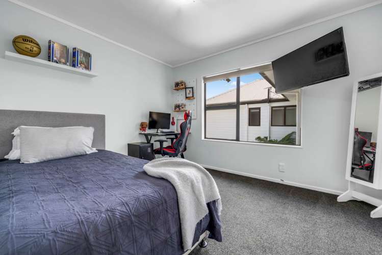 317 & 317A West Road Brookby_28