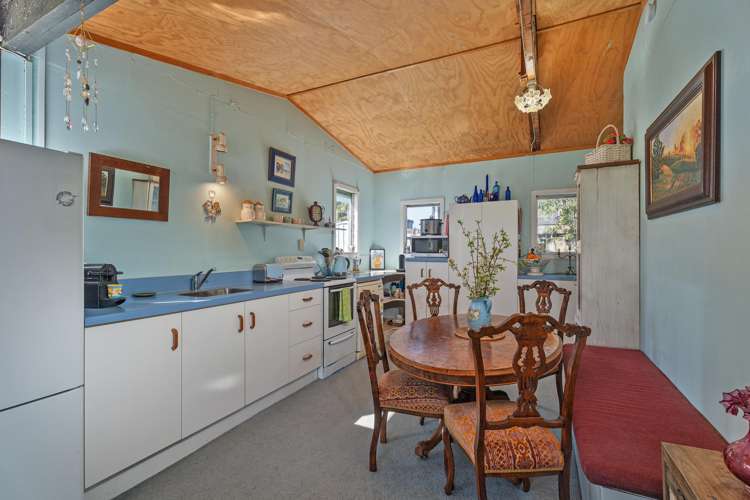 360 Main Road Tairua_18