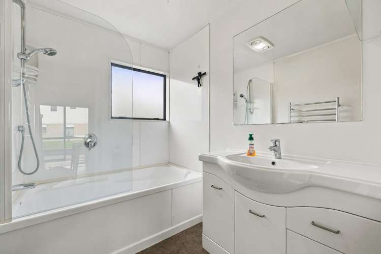5 Rowena Crescent Motuoapa_22