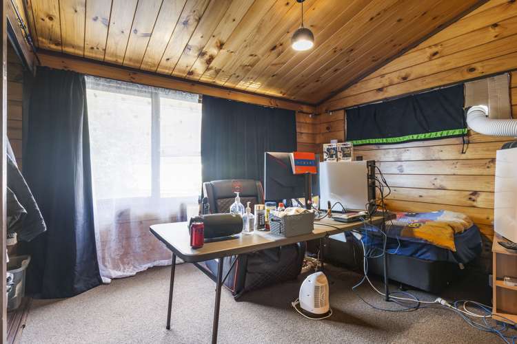 4 Sikkim Crescent Clover Park_17