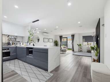2/7 Gambare Place_1