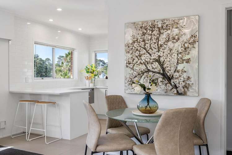 1/74 Blakeborough Drive Forrest Hill_13