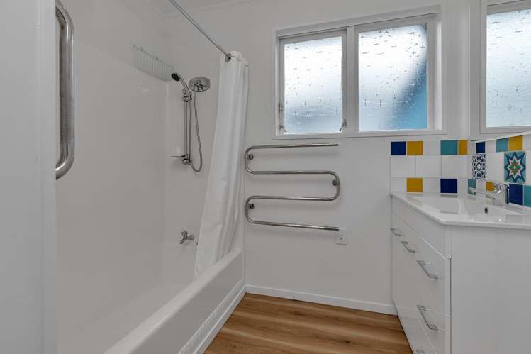 31 Shearwater Street One Tree Point_12