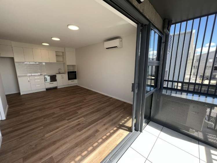7/1 Karoro Court Hobsonville_7
