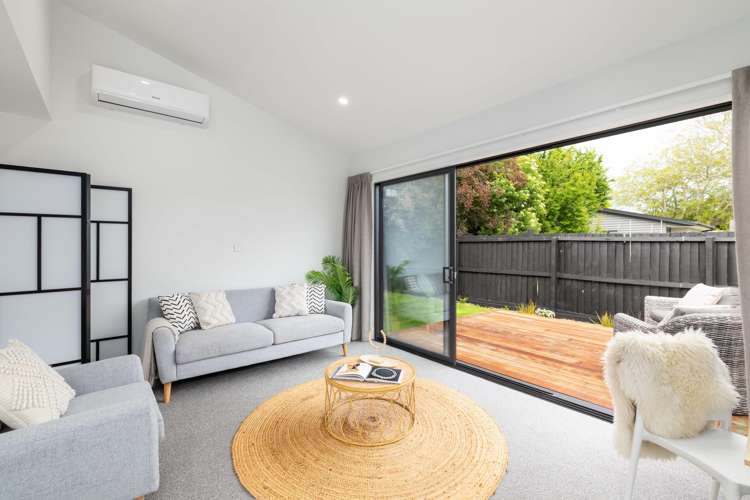 2/152 Woodham Road Linwood_6