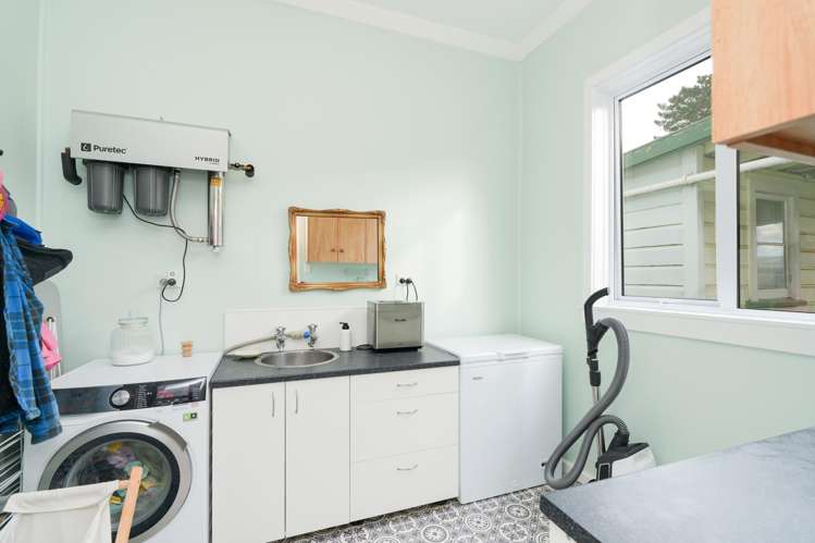 411 Flora Road East Makarewa_15