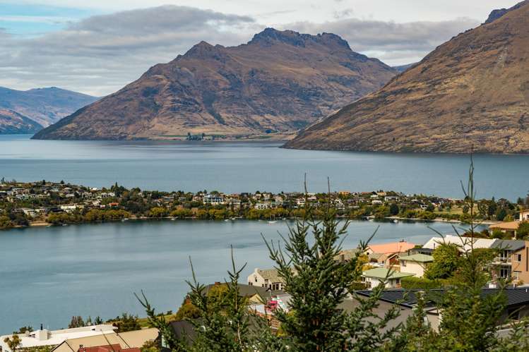 7 Conifer Lane Queenstown_6