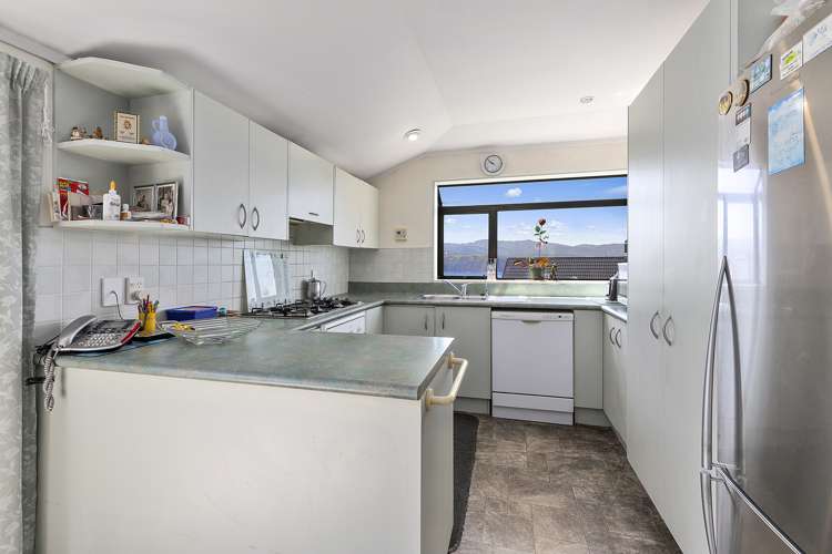 39 Bowes Crescent Strathmore Park_6