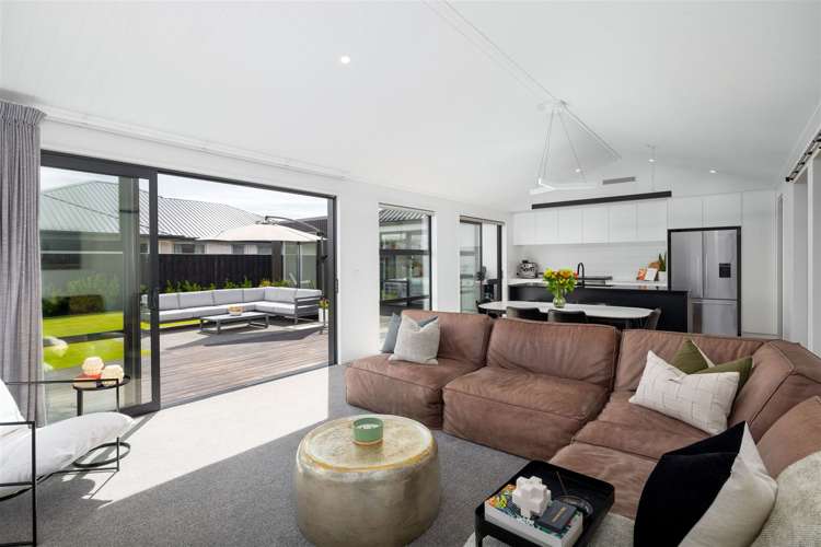 85 Oaks Drive Lincoln_7