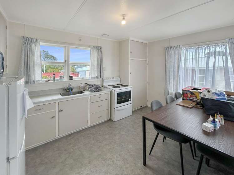 2/7 Blenheim Place 10844_2