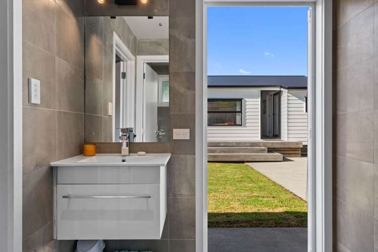 836 Cove Road Waipu_19