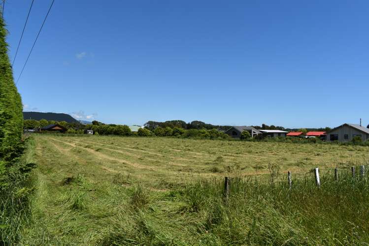 69 Waikawa Beach Road_0