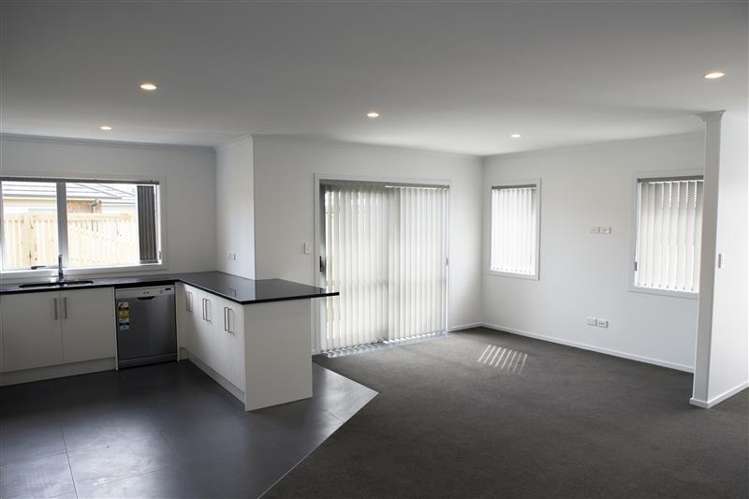 6 Charlotte Crescent Dinsdale_2