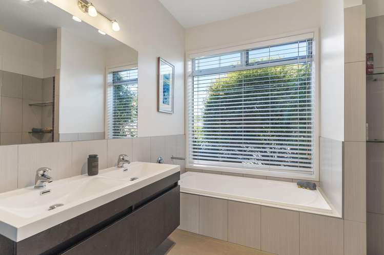 35 Polo Lane Whitford_26