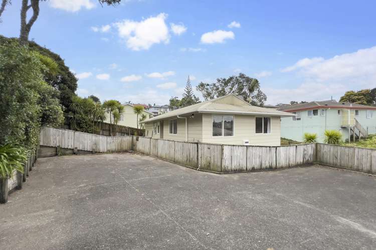 12a Maywood Crescent Glen Eden_10