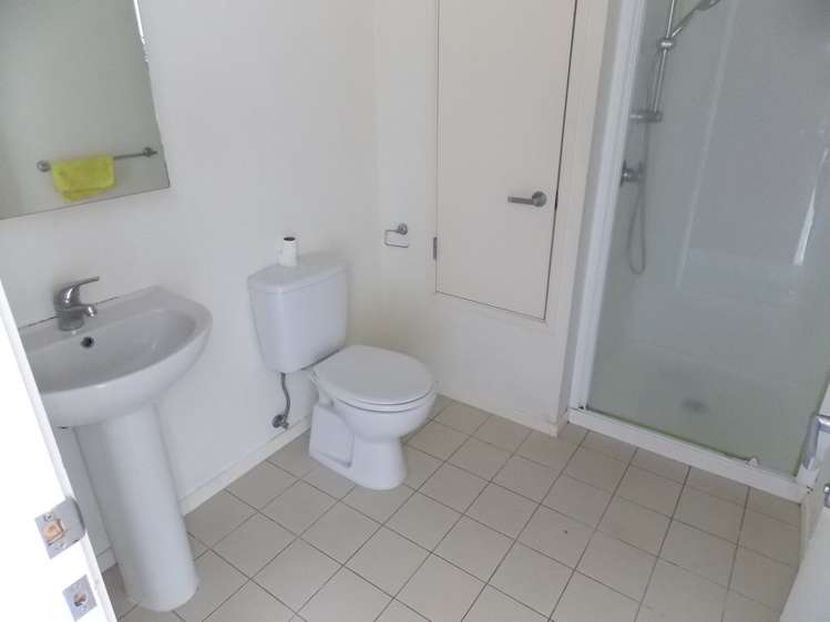 2c/3 Keystone Avenue Mount Roskill_9