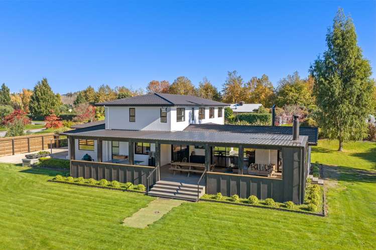 8 Bradleigh Park Fairhall_26