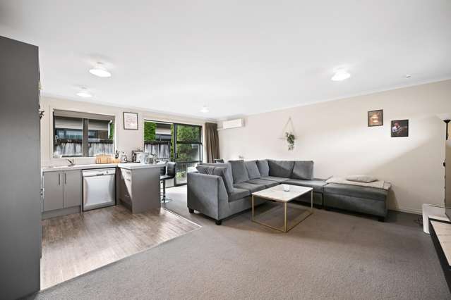 2/102 Old Farm Road Hamilton East_4