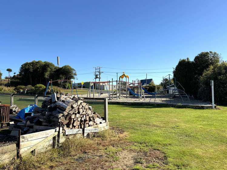 8 Kowhai Street Kaka Point_19