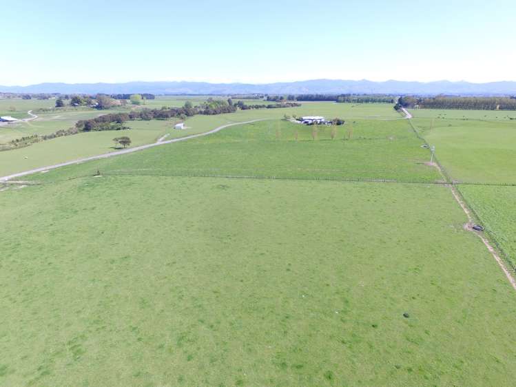 671 Cornwall Road East Taratahi_1