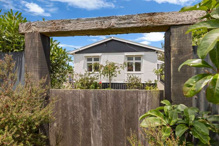 2 Ngahina Street Marton_17