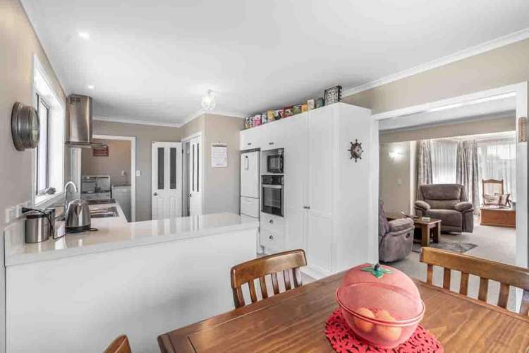 63 Edinburgh Crescent Waikiwi_8