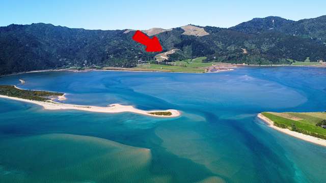 PRIME WAINUI BLOCKS WITH BREATHTAKING VIEWS