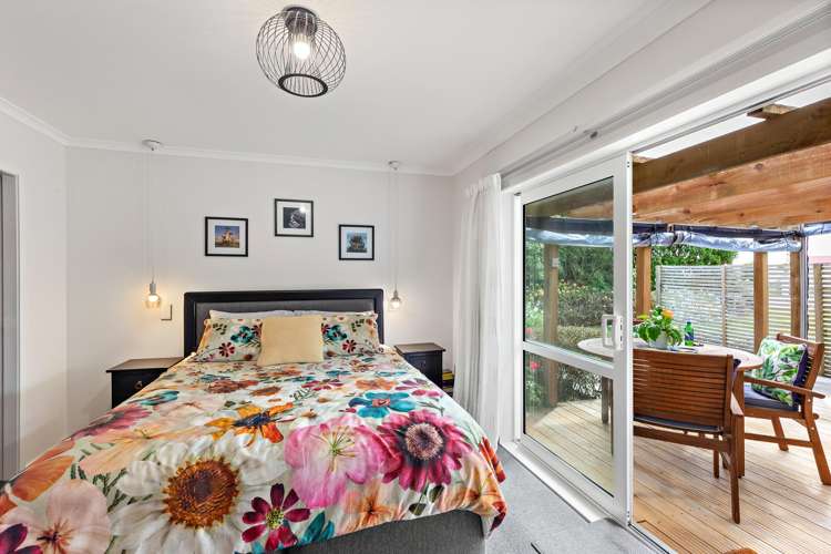 1098 Queen Street East Levin_7