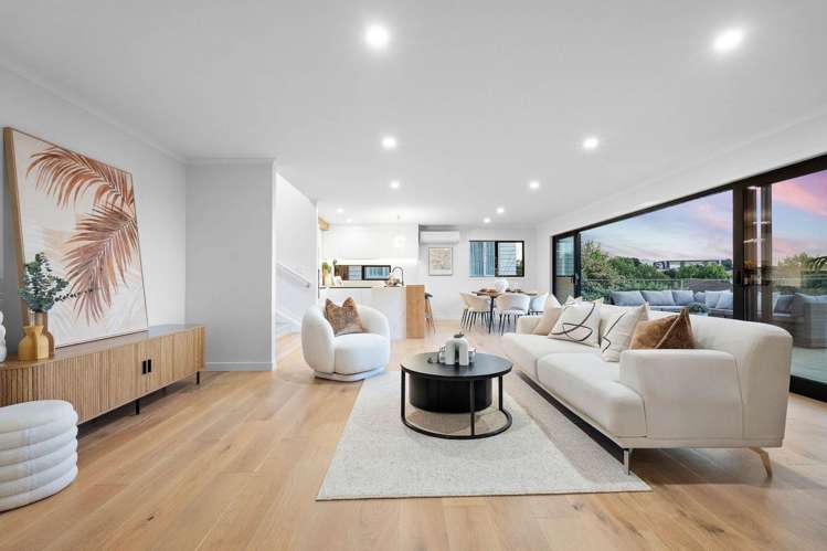 20 Baulcomb Parade Windsor Park_13