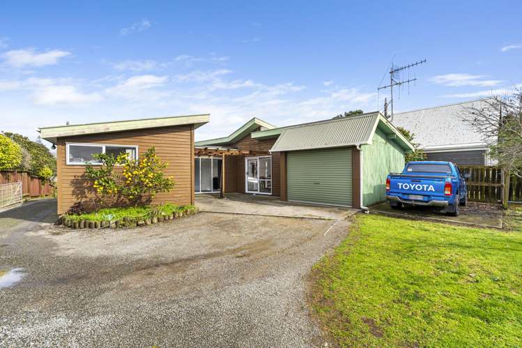 20 Simcox Street Otaki Beach_12