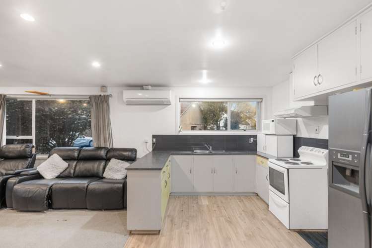 21 De Bloge Place Burwood_6