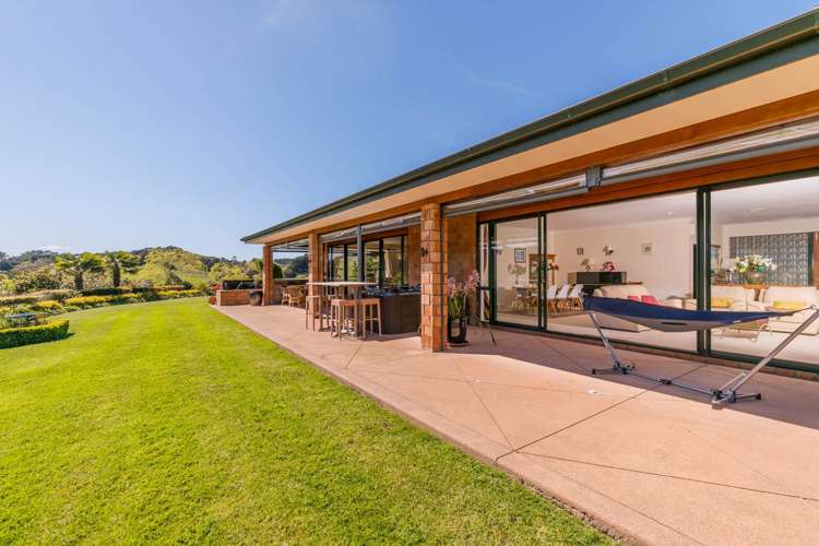 748 Weranui Road Wainui_27