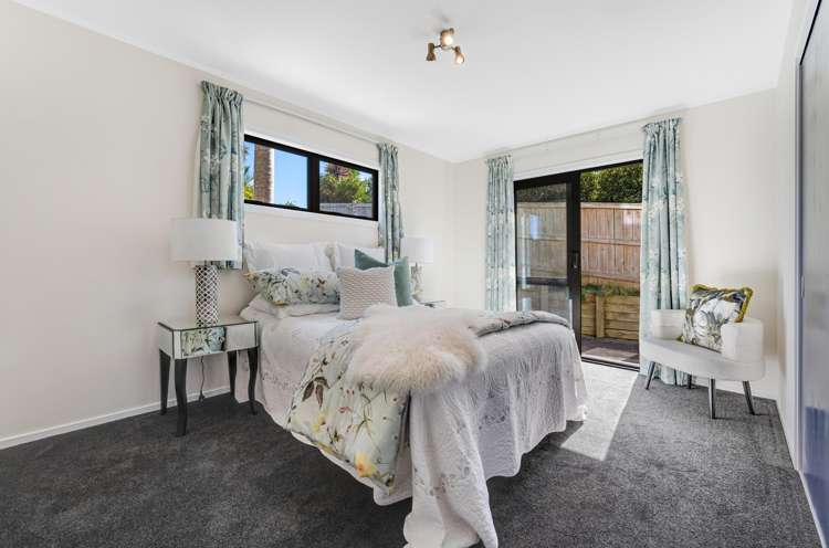 10 Oliver Twist Avenue Mellons Bay_21