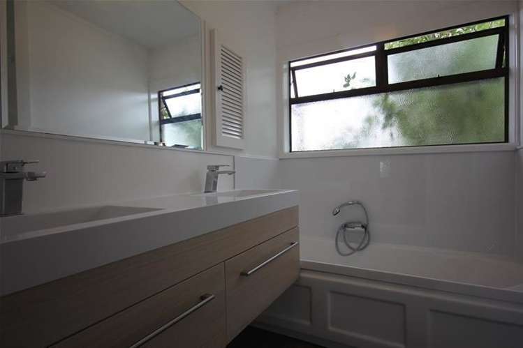 5 Marie Crescent Te Atatu South_6