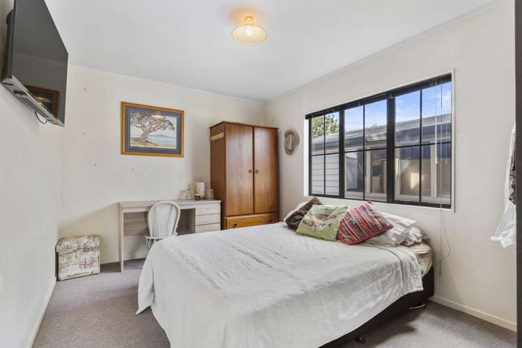 16 Toomer Place Beachlands_13