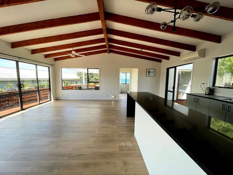 1425 Whangaparaoa Road_0