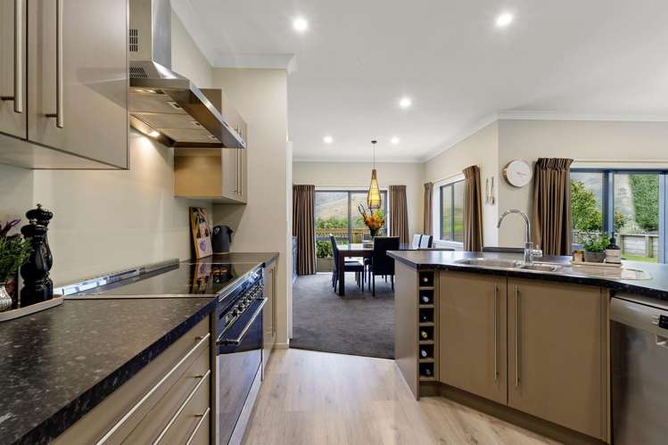 17 Gifford Grove Churton Park_23