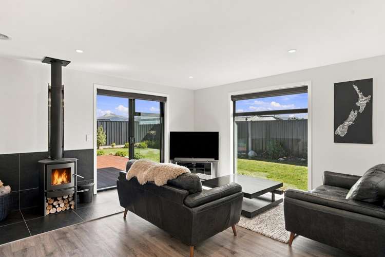 52 Lakeland Avenue Twizel_6